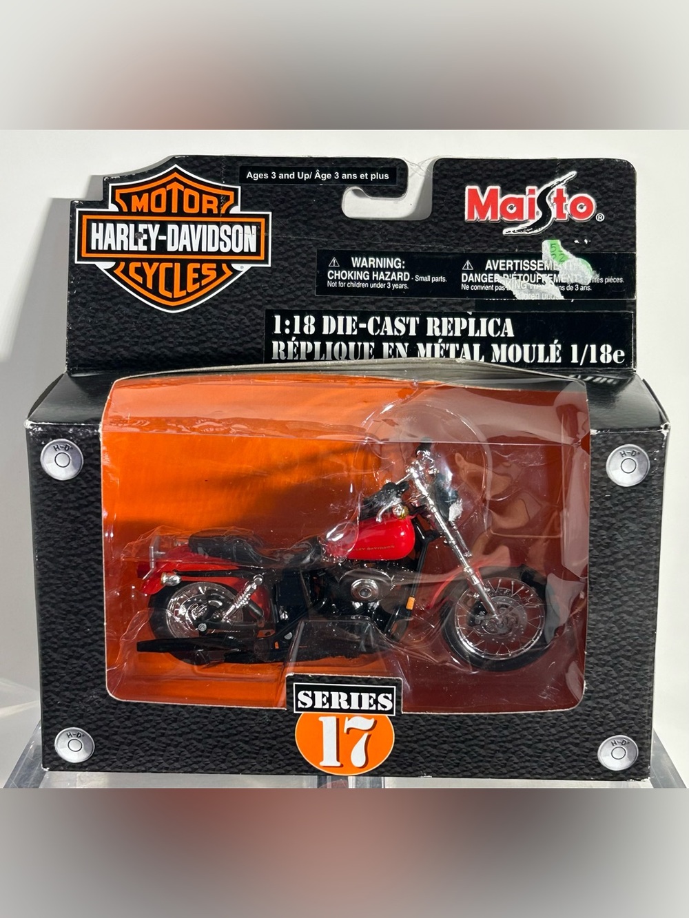 Maisto 1:18 Die-cast Harley-Davidson 2002 FXDX Dyna Super Glide Sport